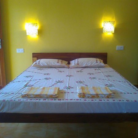 Avalon Inn Мандрем Экстерьер фото