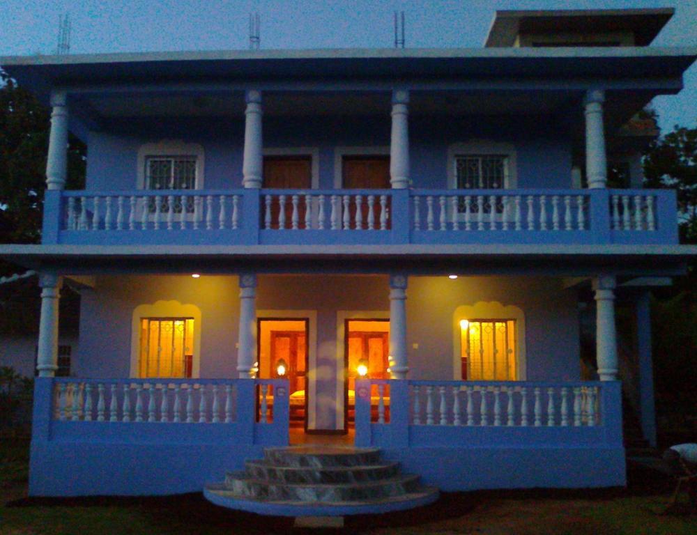 Avalon Inn Мандрем Номер фото
