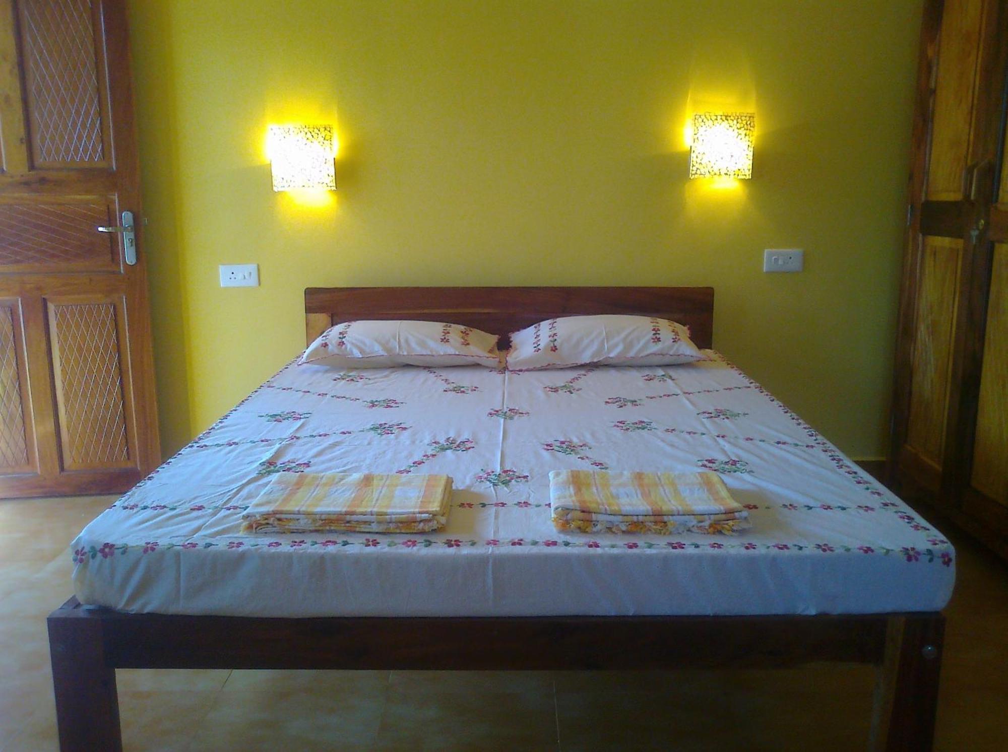 Avalon Inn Мандрем Экстерьер фото