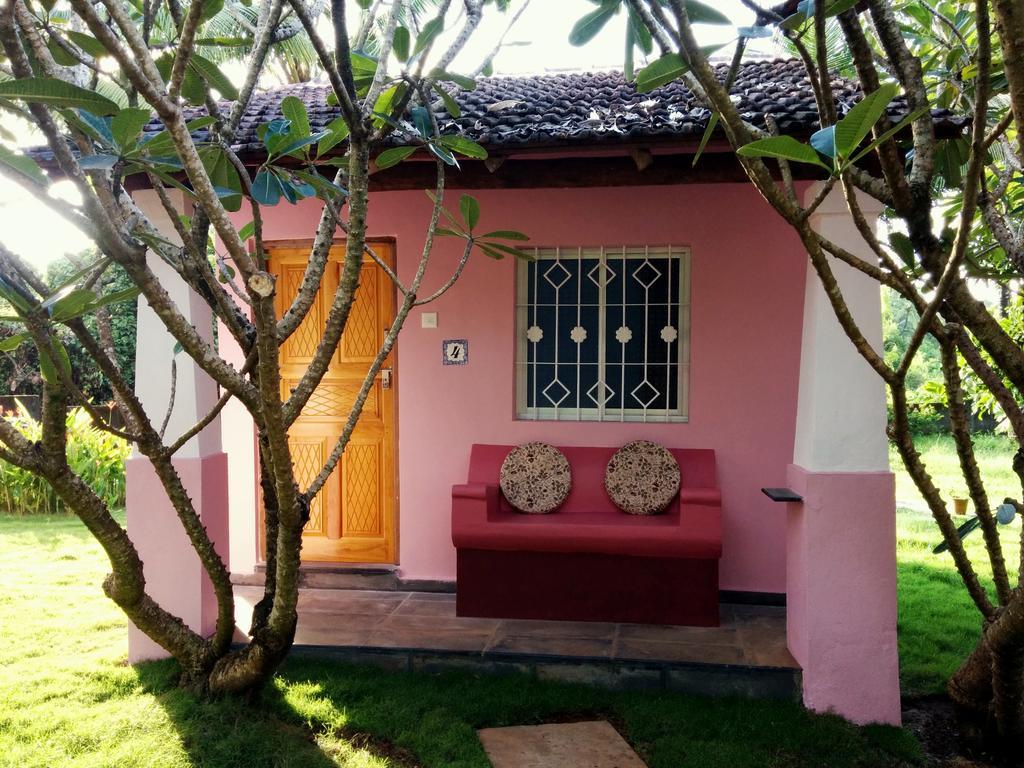 Avalon Inn Мандрем Экстерьер фото