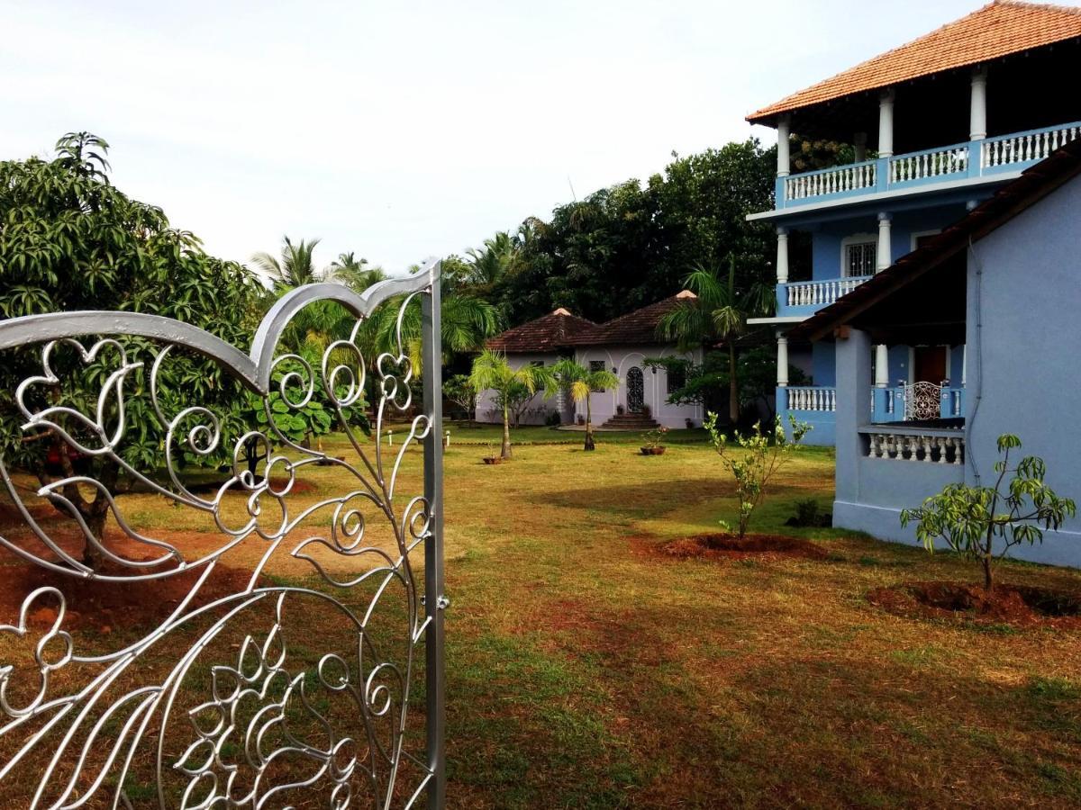 Avalon Inn Мандрем Экстерьер фото